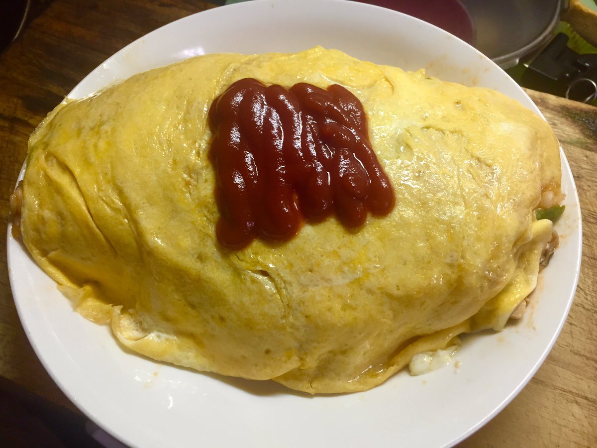 JuniDopeFresco's tweet photo. I made a omurice for my dinner.
That’s absolutely delicious!!
ツー事で、夕飯にオムライスを作りました。
ドロドロよりもカッチリと焼いた卵が好きです。美味い！
#dinner #foodporn #夕ご飯 #おうちごはん #オムライス https://t.co/G3uzVlTmuq