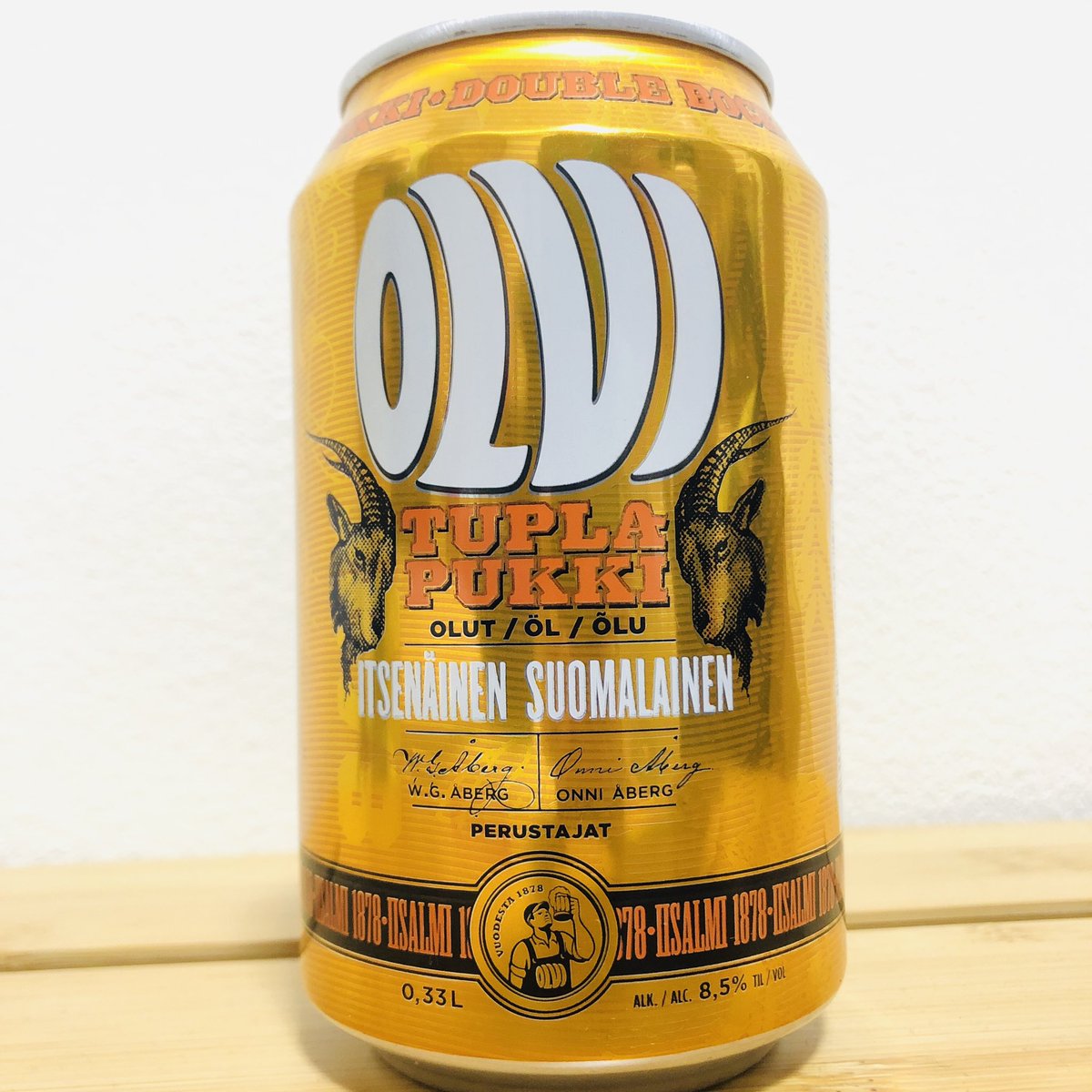 megustastout's tweet photo. 昨日飲んだこの缶
英語表記だと思っていたら反対側はフィンランド語で、どうやらOLUTというのがBEERにあたる🇫🇮単語
#beer #cerveza #craftbeer #bock https://t.co/L2PzDZ6lYV
