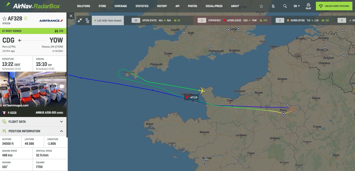 airlivenet's tweet photo. UPDATE Flight #AF328 is returning to Paris CDG https://t.co/KputzVI0M8 https://t.co/PZxSBTbZa6
