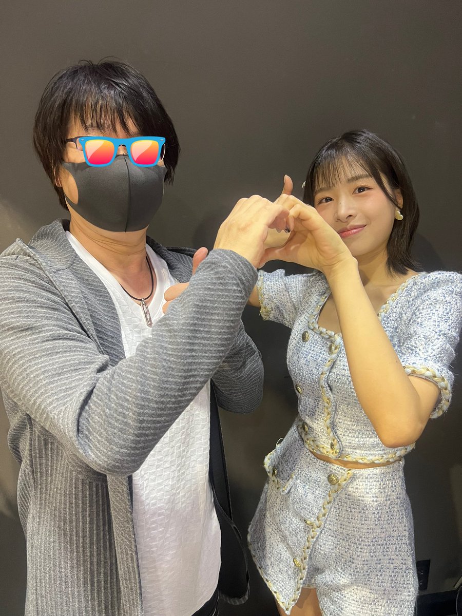 karatoshi42's tweet photo. KIM CHAEWON LIVE 2023 ~With You~
プロモーションイベントでのツーショ
チェウォンが可愛いすぎて目尻がやばい事に🤭💕
マスク外し忘れた🤣
#チェウォン
#채원
#Kim_Chae_Won https://t.co/ka81mOI16E
