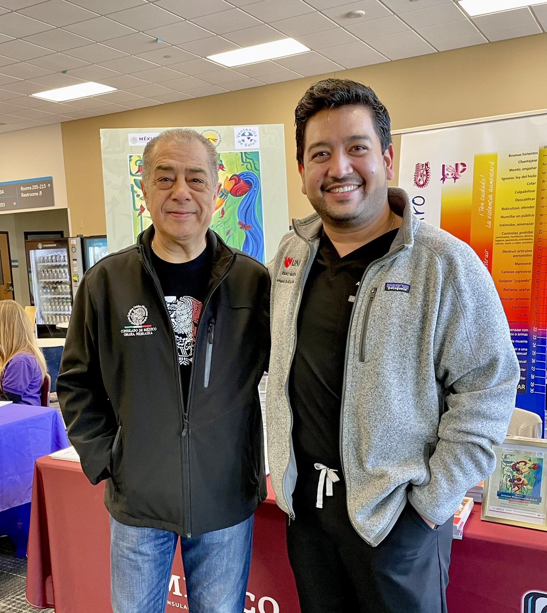 dr_dealba's tweet photo. I returned to #Nebraska just in time to medically assist in my fav. event of the year “the #BinationalHealthWeek” together with outstanding colleagues & medical students. 14years of volunteering & counting! Gracias @ConsulmexOmaha por invitarme.
#PracticingMedicineBeyondTheWalls https://t.co/4mysZegteR