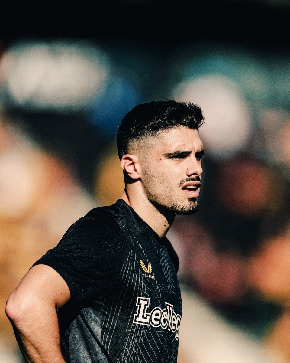 Wolves's tweet photo. Not long to go 💪 https://t.co/j2XcOCCKR9