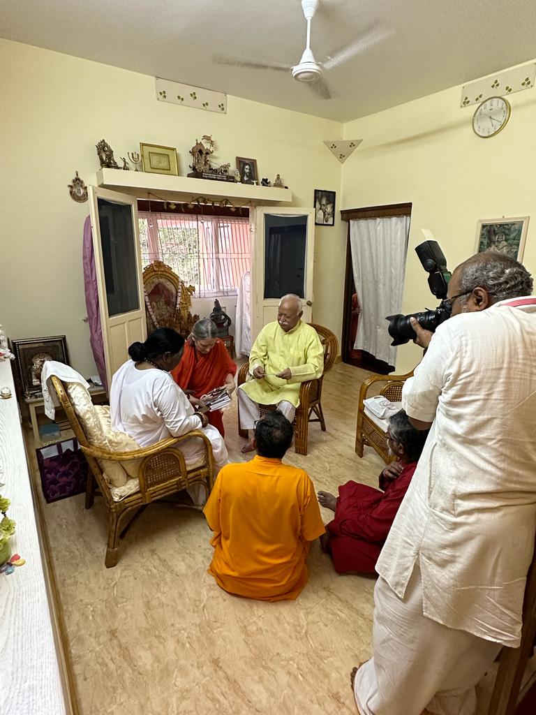 RSS Sarsanghchalak Dr. Mohan Bhagwat Ji met Poojya Mata Amritanandamayi Devi at Amritapuri Ashram, Kerala.