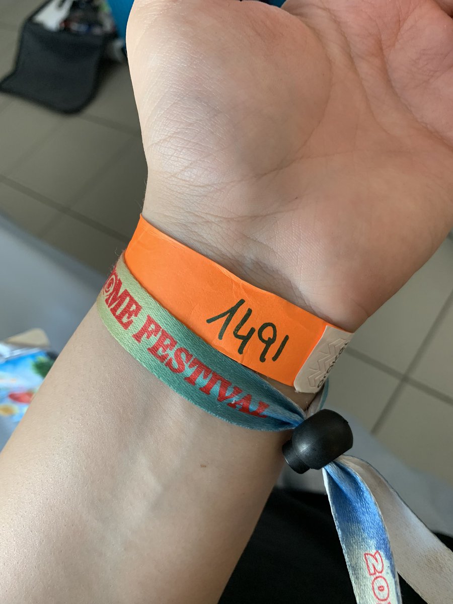 noeemisimone's tweet photo. secured barricade! https://t.co/ODqBrbrHoj