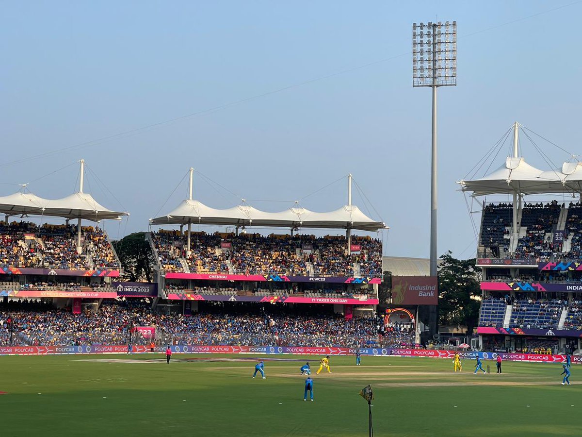SatyakiRaghuna1's tweet photo. #Chepauk looking beautiful today. I recall watching every test match there from 1981-1999. I wish I was there now with my father and his co-author, @MidWicketTales. #Cricket #ICC #nostalgia https://t.co/HdTLk6ujlH