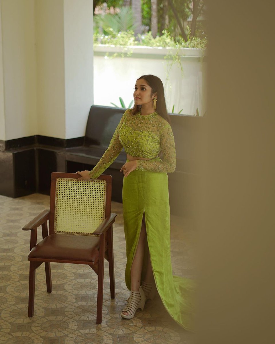 behindwoods's tweet photo. Beautiful Looking #AnikhaSurendran's Recent Photoshoot😍🖤
📸 - #Yaami https://t.co/G2HJvuwQ5S