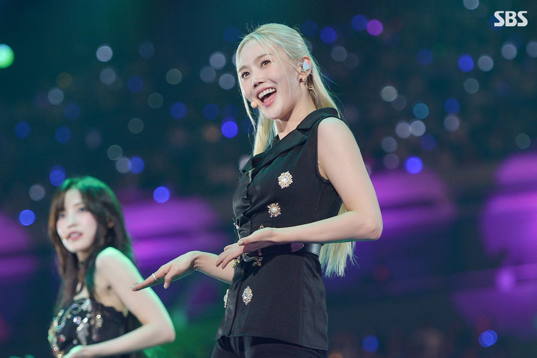 SBSNOW's tweet photo. 인기가요 LIVE IN TOKYO
#오마이걸 현장 포토 비하인드🤍

SBS <인기가요 LIVE IN TOKYO>

#SBS인기가요 #인기가요
#인기가요라이브인도쿄
#인기가요live_in_tokyo #비하인드스틸 
#오마이걸 #OHMYGIRL https://t.co/AOTJaZMBwr