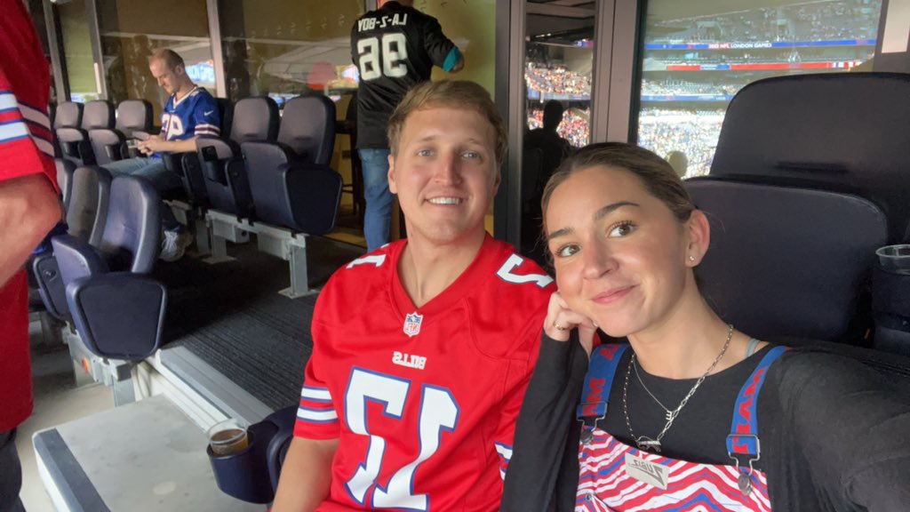 LizLally's tweet photo. #NFLLondonGames WE LOVE YOU JOSH ALLEN!!!! https://t.co/UdfbYVzilw