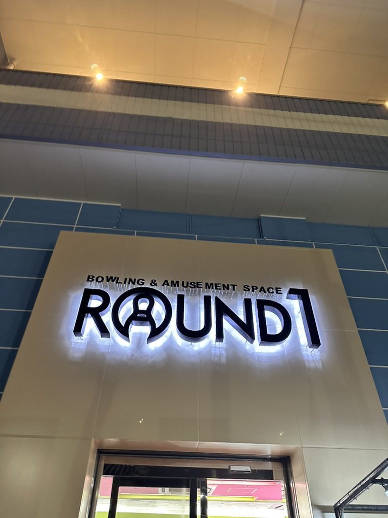 京ラ

ダンスラ3台
欧米人旅行客らに占拠中w

都へようおこしやす 

#京都 #ラウンドワン #インバウンド