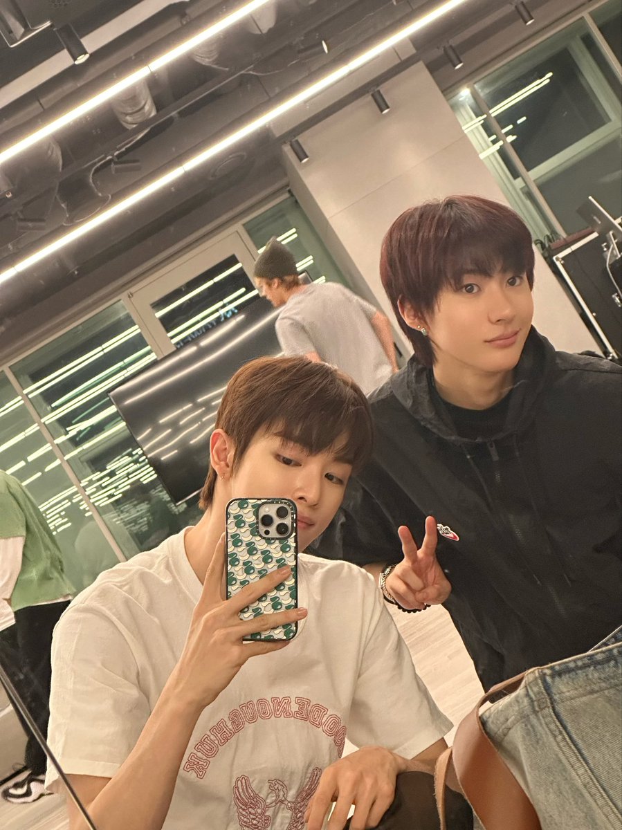 RIAページ　ソンチャン　アントン Weverse post update #라이즈 #RIIZE #성찬 #SUNGCHAN #ソンチャン