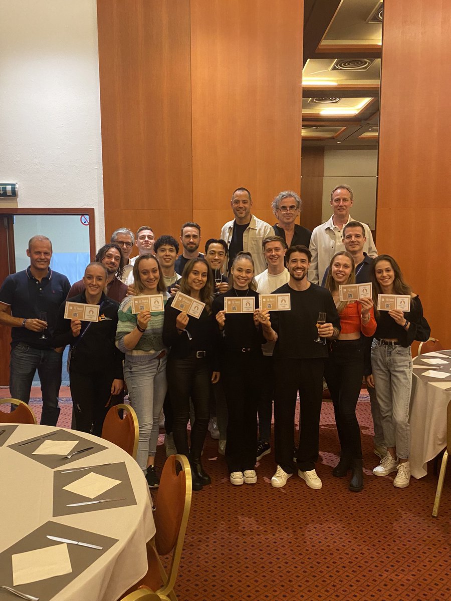 “Dit is een goed stel, hoor!” Het WK in Antwerpen zit erop. De dames en heren hebben gestreden voor wat ze waard zijn, en hebben twee Olympische teamtickets binnengehaald. Vanavond afsluiten, en dan weer doorbouwen naar Parijs en verder. En ja, trots op hen allen ben ik wel! 🇳🇱🔥