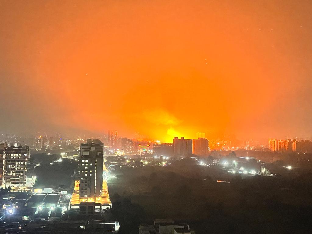 Malav1312's tweet image. #JSPM #FireAccident #Tathawade #PCMC