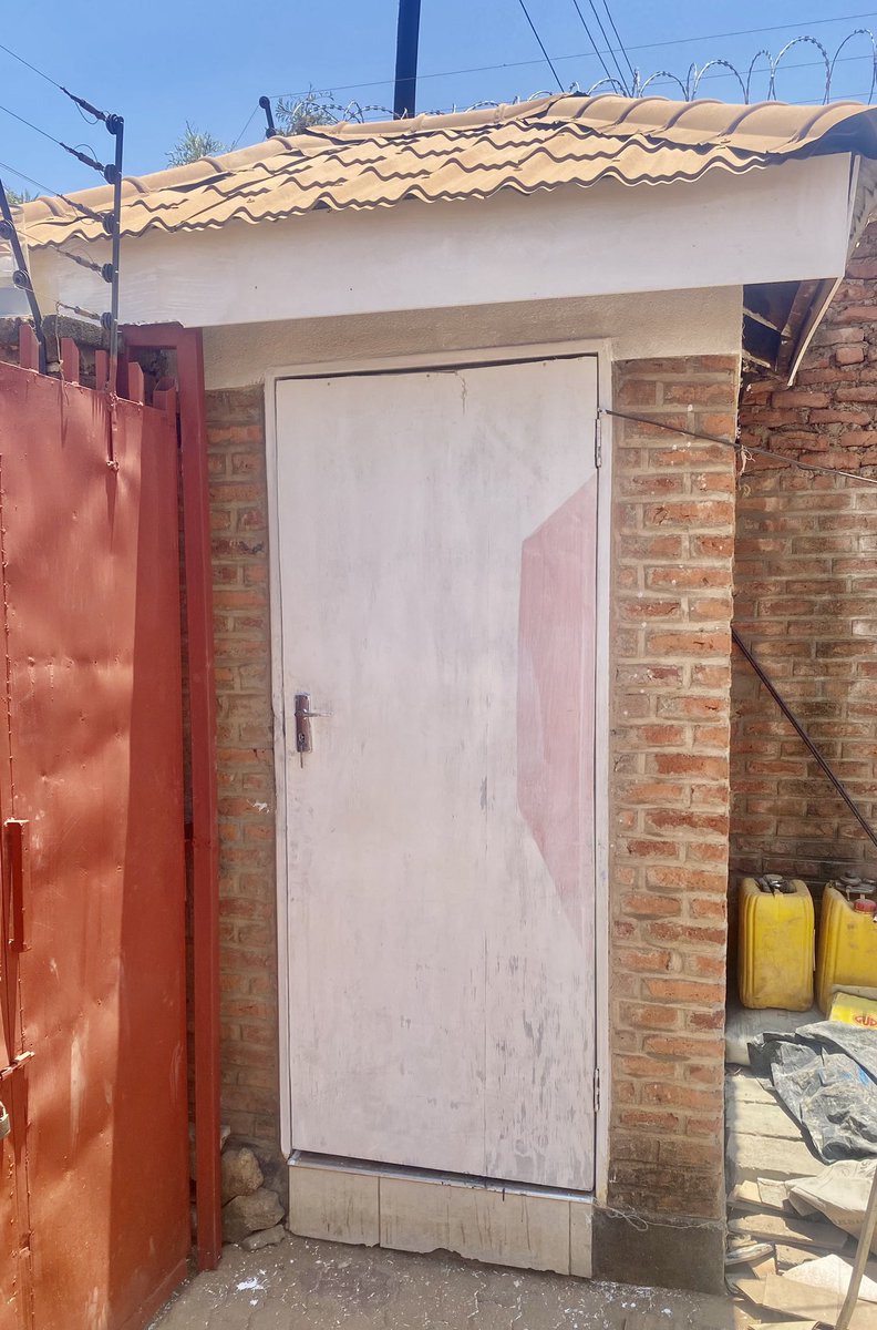 citirise's tweet photo. Let’s re-paint a door

Old colour- white
New colour - a nice deep blue https://t.co/zxPBE12FPw