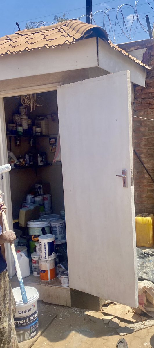 citirise's tweet photo. Let’s re-paint a door

Old colour- white
New colour - a nice deep blue https://t.co/zxPBE12FPw