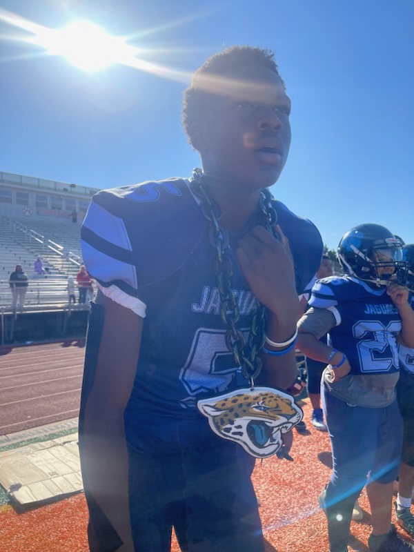 headcoach_spen's tweet photo. Coaching young boys to become young men is my passion. God has given me heaven on earth when I'm in between these lines. I love being a Jaguar.  
#WINNINGFORARMS #nevergiveup3xs #mypassionondisplay
#Goddidit #HeadCoachSpen https://t.co/d4upzfXUbK