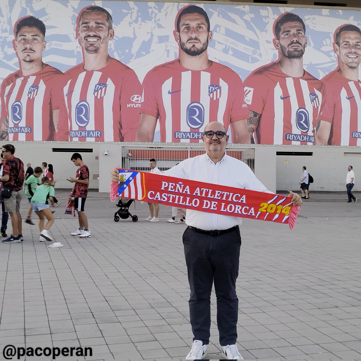 Un gran día en #madrid!!!
Un gran día #atletico!!!
Un gran día #Albarracin!!
Un gran día con los @Atleticoslorca
Que suerte que tiene uno!!!
#aupaatleti
#AtletiRealSociedad 
#atleticosdelorca
#nolopuedenentender