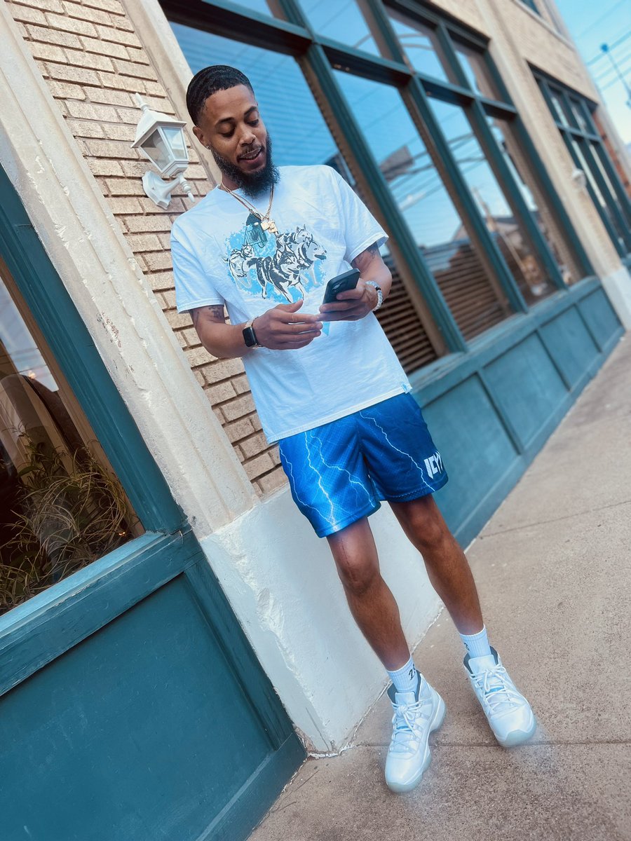 OctoberzOwn11's tweet photo. Check This Out… 32 Was 3 Times The Lessons & 2 Times The Ass Whoopins’.. No Way Around That…. But I Am Still Blessed.. I Loved 32 & Everything It Brought, It Made Me Better! All In All Happy 33rd Birthday 🥳 To Myself… #Chapter33 Let’s Go #MaxContract #Year3 🎉🎈🎂🎁📋🖊️♎️⚖️ https://t.co/GSfnFbm7lq