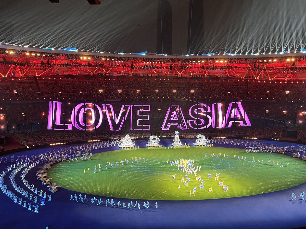iChongqing_CIMC's tweet photo. What a wonderful night in Hangzhou! The real performance that bring all Asian people together~👬

#AsianGames2023 #LoveAsia 
#Hangzhou #ClosingCeremony https://t.co/vqrRUOs0rA