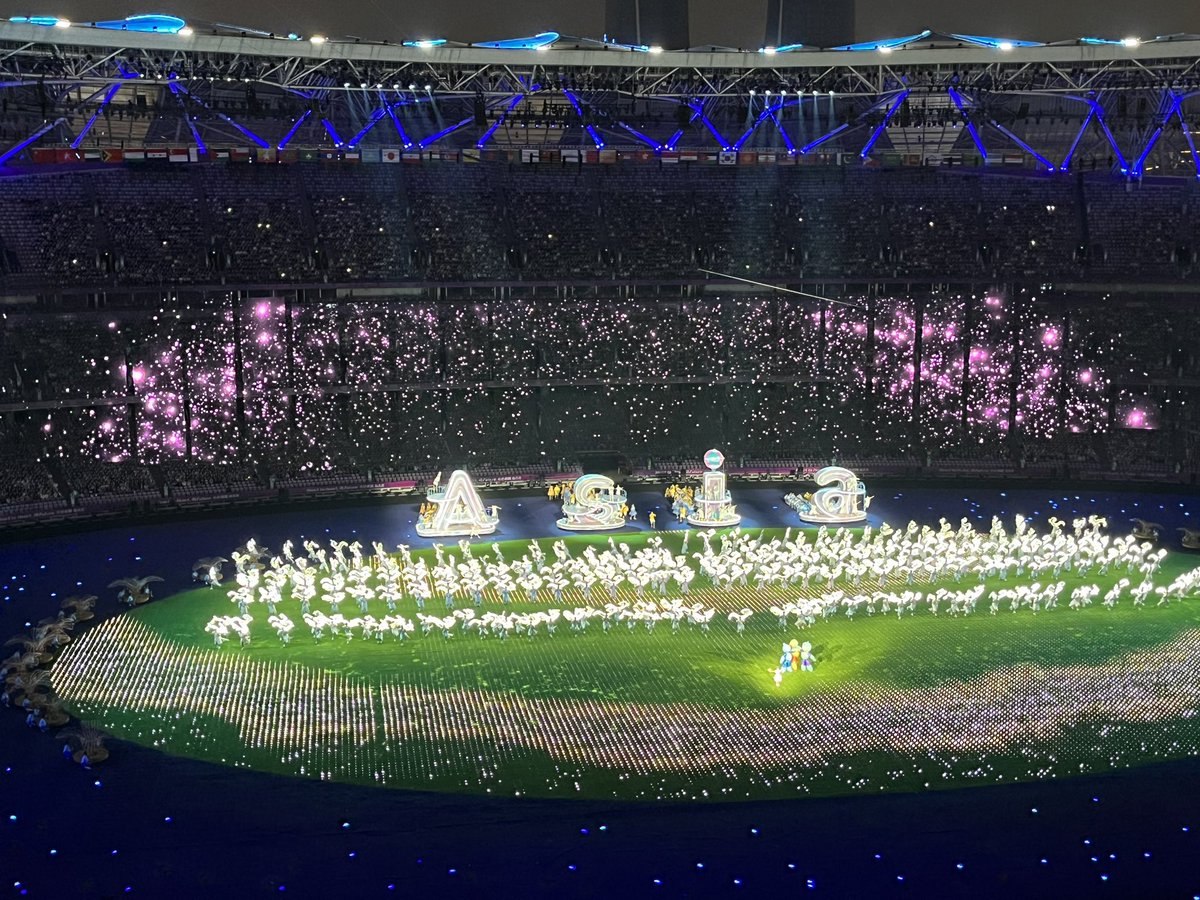 iChongqing_CIMC's tweet photo. What a wonderful night in Hangzhou! The real performance that bring all Asian people together~👬

#AsianGames2023 #LoveAsia 
#Hangzhou #ClosingCeremony https://t.co/vqrRUOs0rA