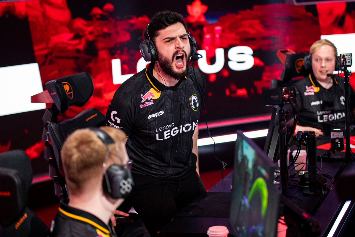 TeamHeretics's tweet photo. H I S T O R I A 🏆

#GraciasMixwell https://t.co/XP9ILrYNar
