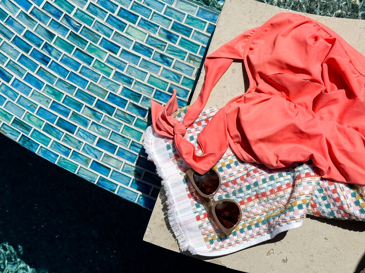 YoungEssential1's tweet photo. 🌞 Hello SUMMER!! 🌞 It's that time of the year when we soak up the sun and enjoy the beautiful outdoors. Dive into our latest blog to discover how Young Living products can elevate your summer experience! ☀️ #SummerEssentials #YoungLiving https://t.co/EqfoYSkCCn