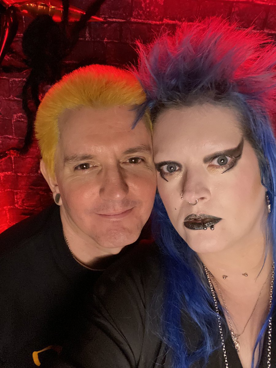Me and @jimbonesaddams at dark Disko #uglyshyla #jimbonesadams #punkrock #spookycouple