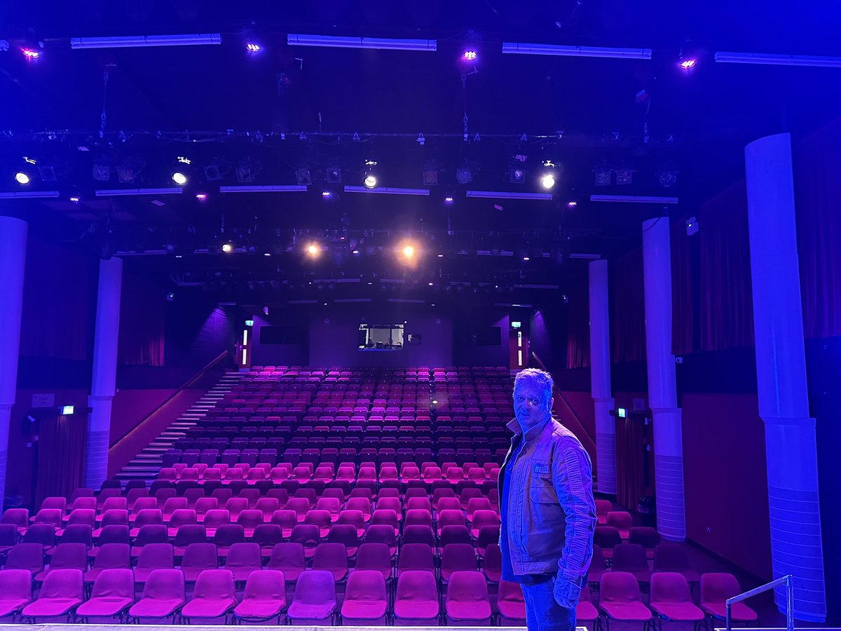 CraigProfessor's tweet photo. #MoSKP 
Will the audience come out tonight? 
I’ll be glad if we even half-fill this place. It’s looong  @powtheatre https://t.co/UEiEYmIkcf