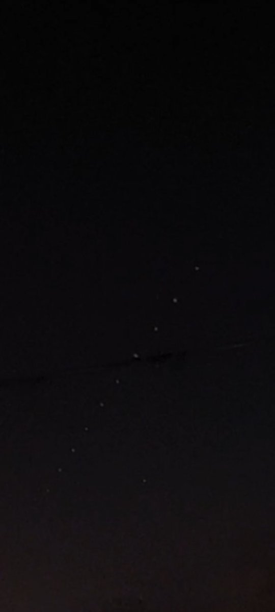 Attajir2's tweet photo. What is this ?? Around 20.30 pm 08.Oct.23
#istanbul #UFO https://t.co/f3sYe1x5LS
