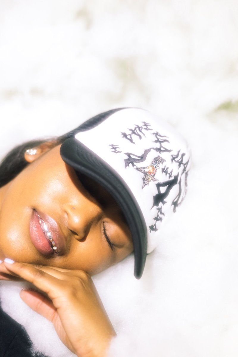 thekhaismith's tweet photo. I MADE TRUCKER HATS 👼🏾

10/13/23

ig: 444thepeople https://t.co/6ZB4D7ygC2
