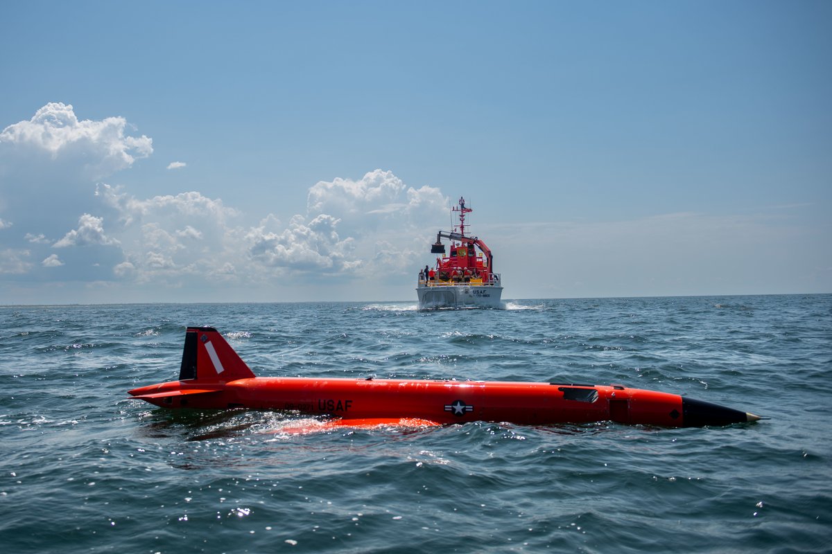 usairforce's tweet photo. #DYK the Air Force operates a watercraft fleet? Whenever aerial training targets are dispatched, #Airmen with the 82nd Aerial Target Squadron are charged with tracking &amp; recovering them. Learn more about their unique mission 👇 
https://t.co/kGARFd7CE8 https://t.co/UE86QUl0R8