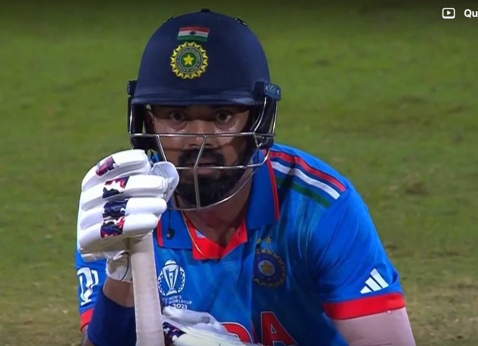 Dhoni: "We won't celebrate after beating Australia (2008)".

KL Rahul took it to next level by being depressed after beating them.

#IndVsAus #AUSvIND #ICCCricketWorldCup #CWC23