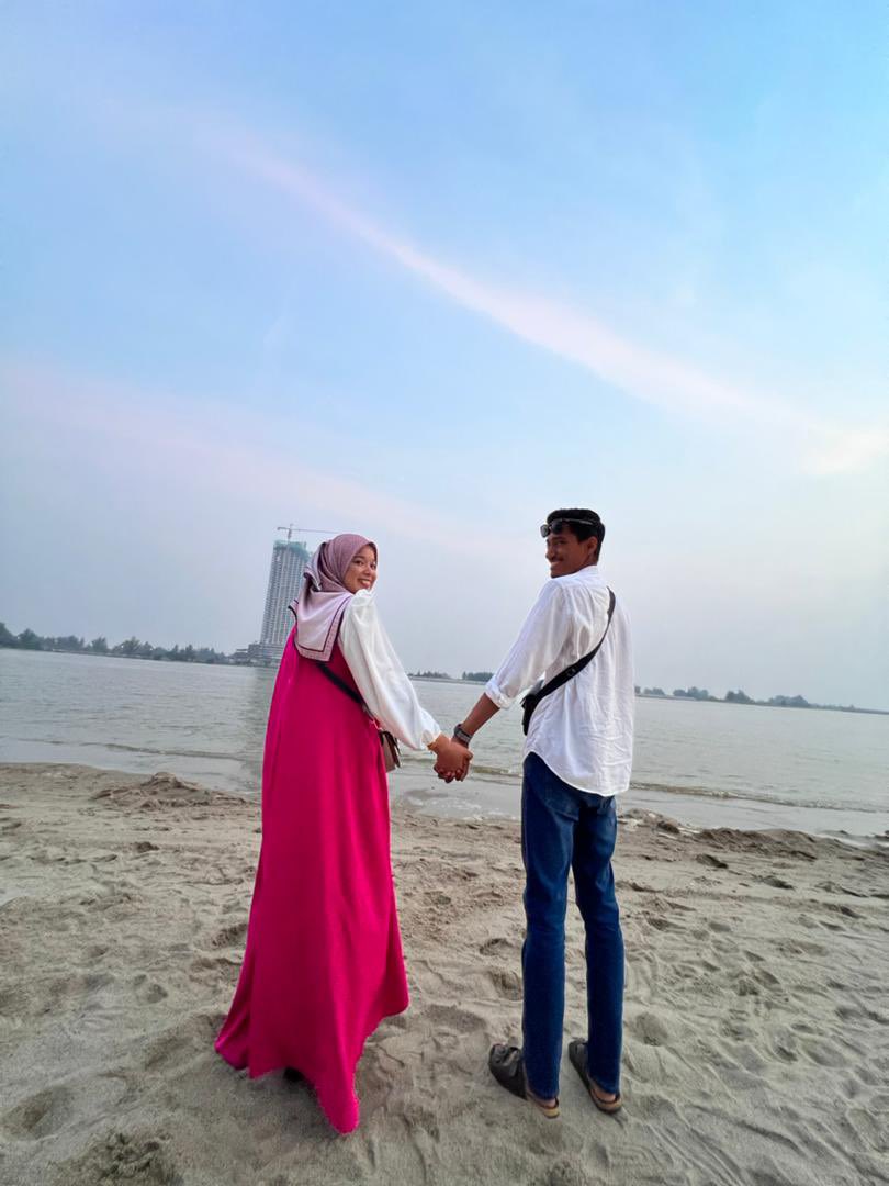 cikmiya91's tweet image. Tall  dark &amp;amp; sweeeet 🥰
#savememory
#emyraflovestory🤎