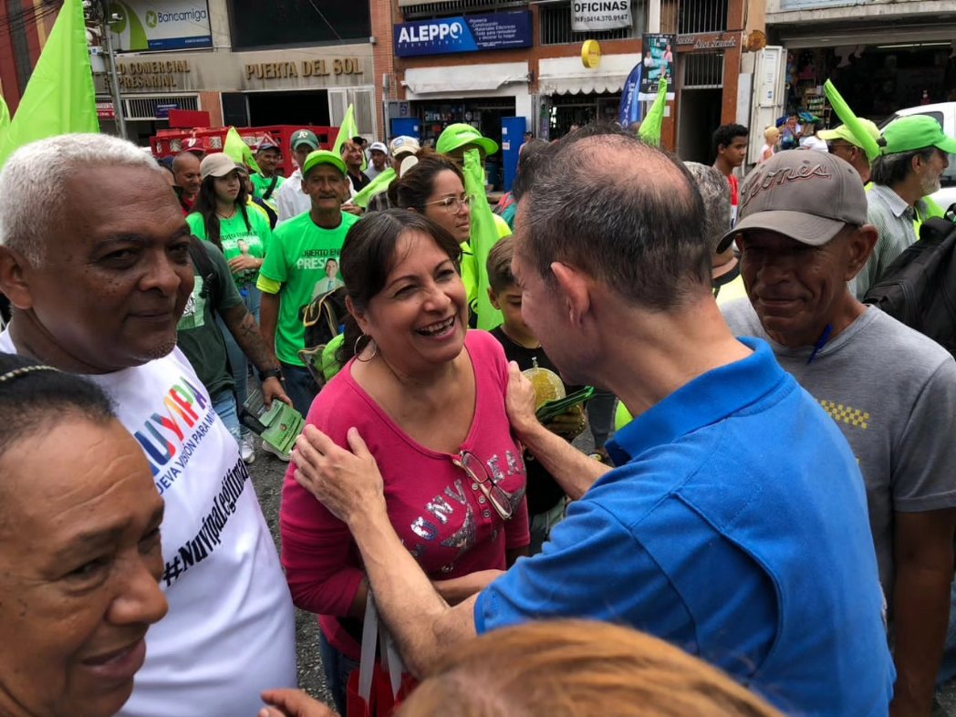 PartidoCOPEI_'s tweet photo. Nuestro candidato Roberto Enríquez desde Vargas: "Los venezolanos debemos unirnos para condenar la expulsión de nuestros compatriotas"

#Primarias2023 #Sacúdetelos #RobertoEnriquez #PlanHanke

Mira la declaración aquí: 
https://t.co/6ZrDOGOJg1 https://t.co/nXfOu7qqU2