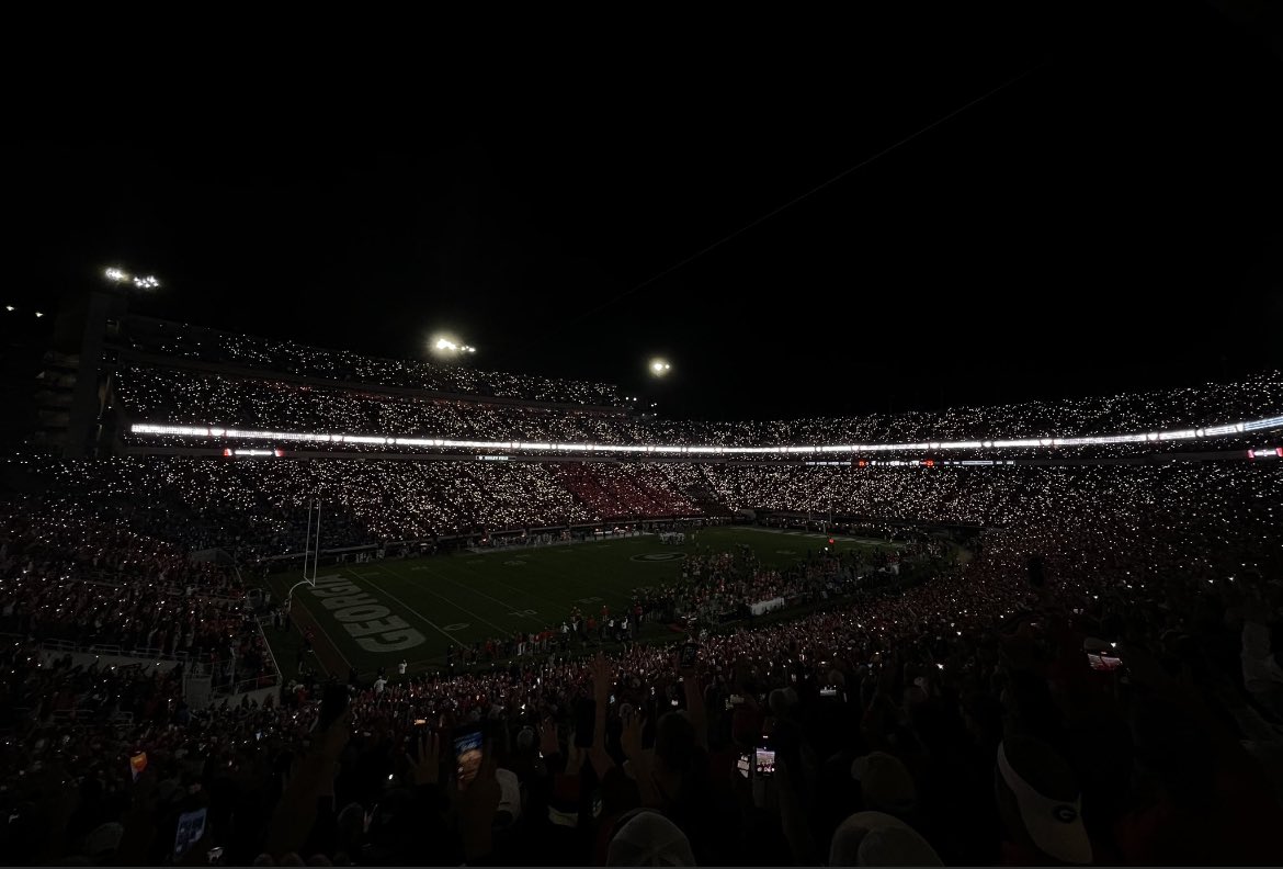 UGASPIKESQUAD's tweet photo. Huge shoutout to @urlight_co for helping us light up Sanford pink 🩷. In partnership with @bbbc_athens and @UGAPaintLine we passed out 4,000 flashlight lenses to make this happen https://t.co/X3si2YdFC4
