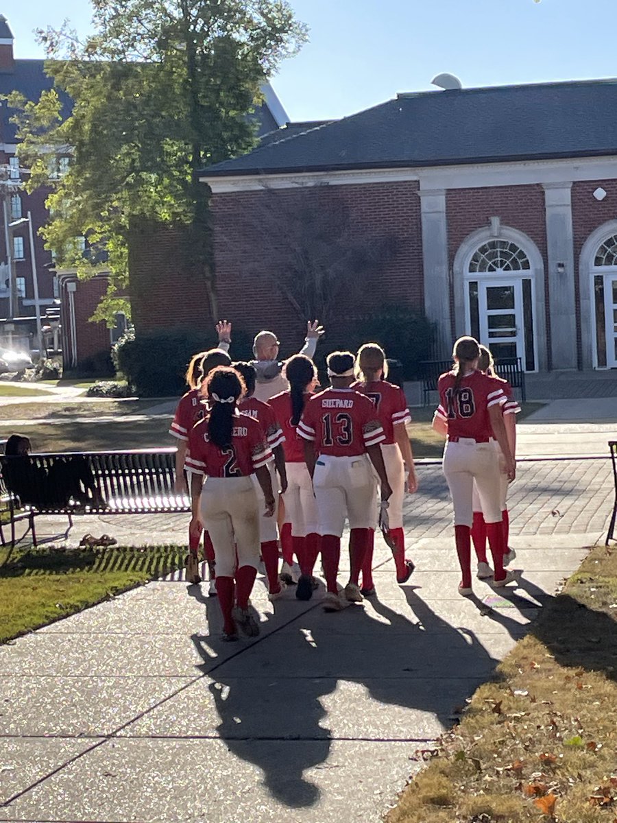 HeatPitch's tweet photo. Great day of softball yesterday for the girls. Excelled in all aspects of the game. Thank you @HindsCC_SB @LadyEagleSFBL @Mgrz23 for having us and showing us around the campus. https://t.co/ifhFIyzrm2