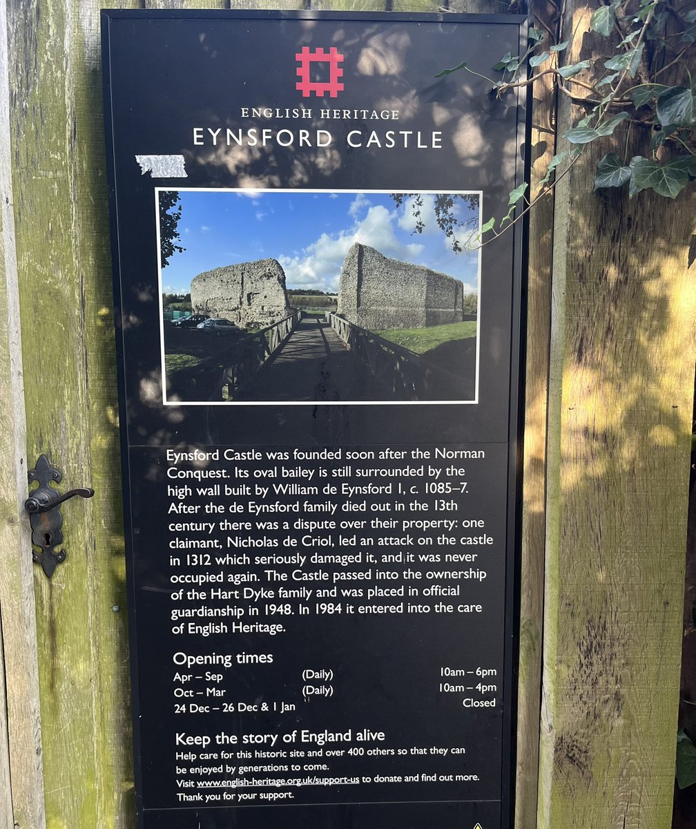 LondonRaven64's tweet photo. Making the most of the last warm weekends, pootling around the #Farningham and #Eynsford today with a pint & lovely roast lunch at Eynsford’s @Castle_Hotel_ in 25c ☀️ https://t.co/qyRv3LNRnm