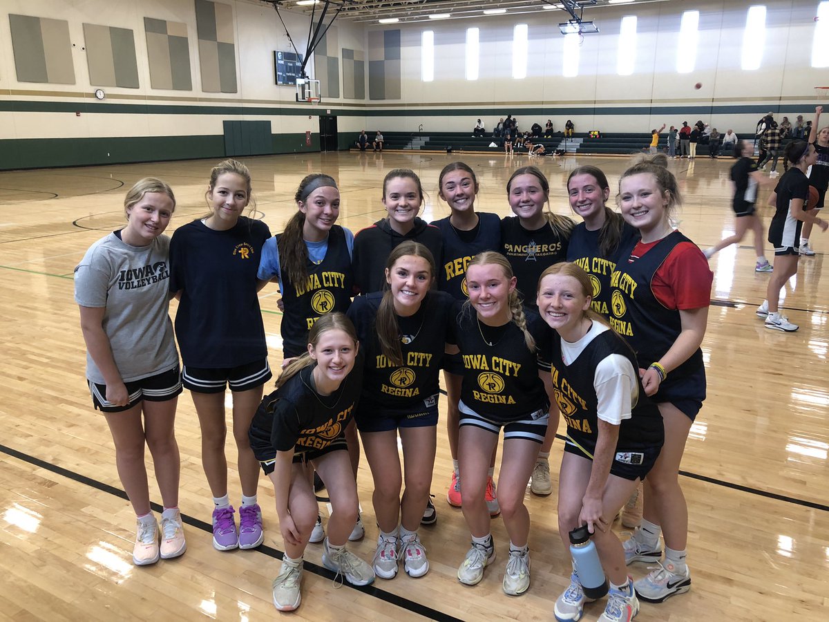 ReginaRegalsGBB's tweet photo. Great end to our fall league at West High. Thank you to Regal Alum Mary Crompton ‘18 (@mcrompton23) for coaching our girls 🏀👑

#regal #regalfamily #regalalum https://t.co/y44hZJdm8F