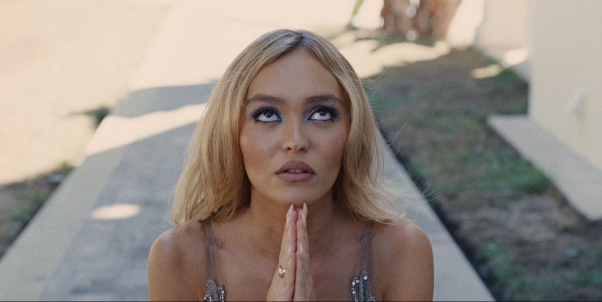 barevanillababy's tweet image. me saying my daily prayers for amazing  gut health, glass skin, a tiny waist, good grades, and miu miu, prada, and chanel bags