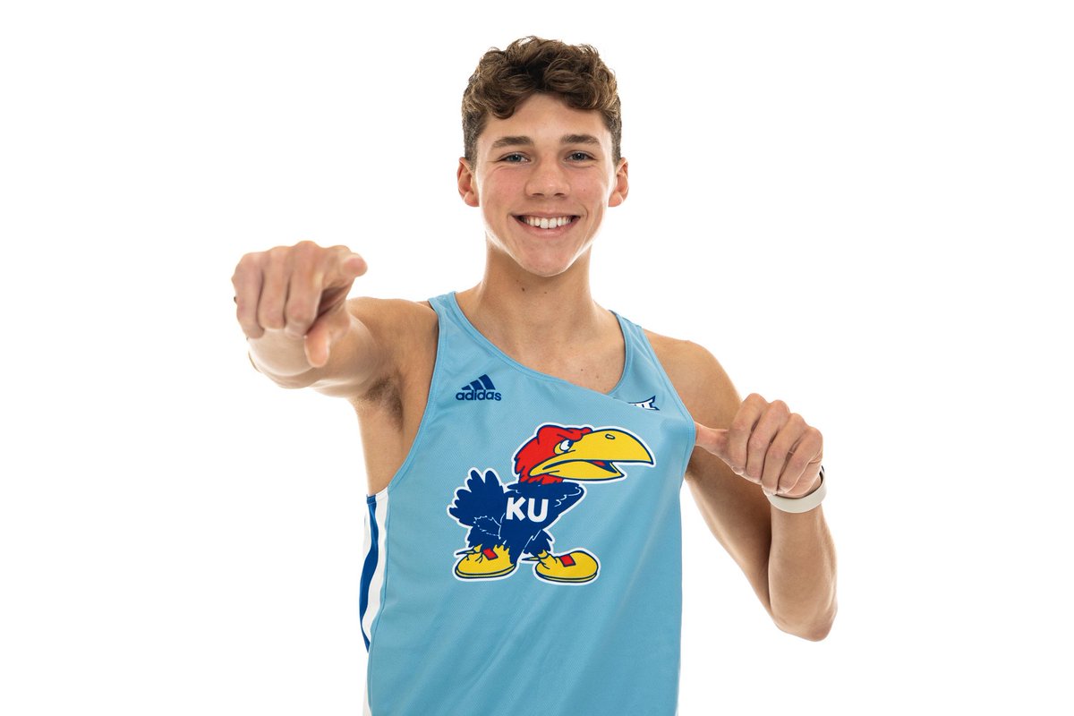 ReynoldsRyce's tweet photo. Third official visit! What a great weekend! Thank you @NicFortenberry and @kansastfxc for everything! Rock Chalk??💙❤️  #officialvisit #notcommitted https://t.co/N492amncVU