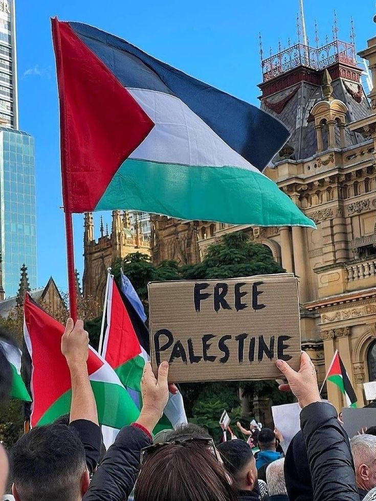 @BabarAzam929 مسئلہ فلسطین کا صرف ایک حل ہے اور وہ ناجائز یہودی وجود کو صفحہ ہستی سے مٹانا.
عالمی قانون، عالمی ادارے اور عالمی نظام ہی اصل میں یہودی وجود کے آج تک قائم رہنے کی وجہ ہے!