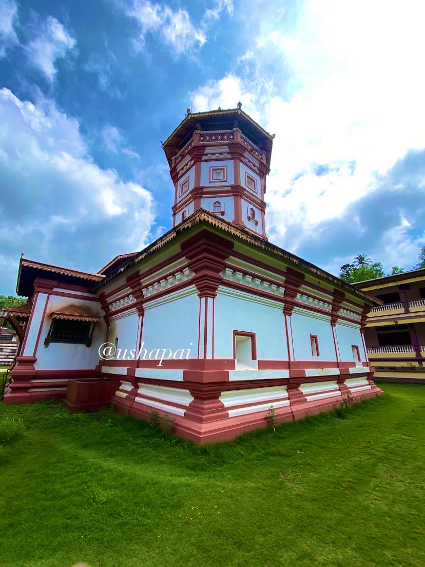 Ushapai19's tweet photo. DegulaDarshana:1095
#MallikarjunaTemple #Cancona #Goa
Originally built in 16th century and later renovated periodically this is one of the most beautiful temples of Goa . It is said to be located in a place where shiva met Parvati after separation
@manipalblog @punarutthana https://t.co/XFcUQT3ewJ