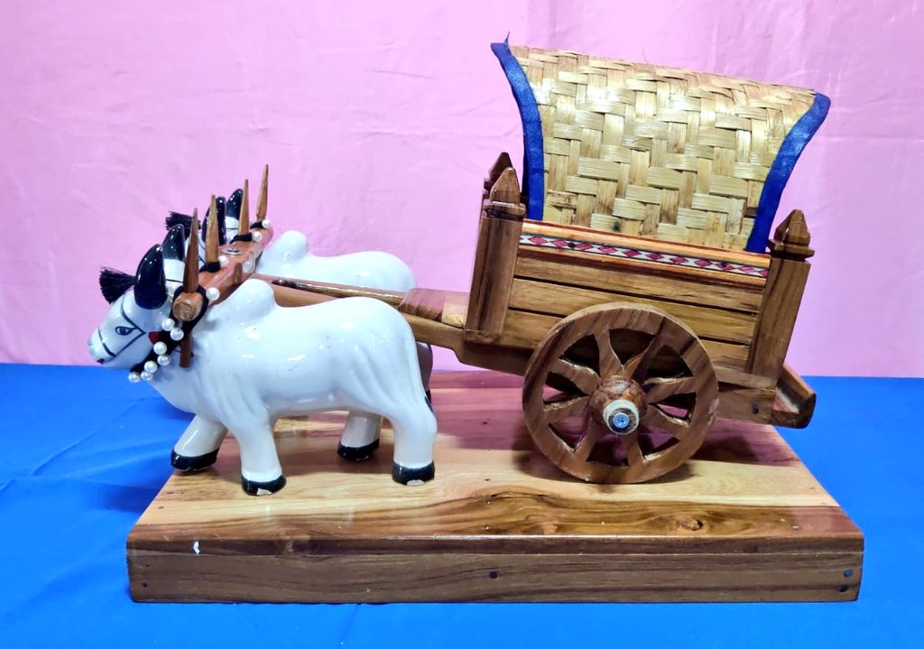 tgmepma's tweet photo. #KnowYourSHG-A product a day🛒
Handmade Bullock carts, Charkhas,Oxen with yoke...
Decor enthusiasts, bring home the rural hinterlands with our statement pieces!
By Peddapally Prameela,Vishwa Sai SHG,@MC_GWMC
For orders call 📞 or watsapp📲 9948532821
@arvindkumar_ias
@KTRBRS https://t.co/jvLBYt5KLh