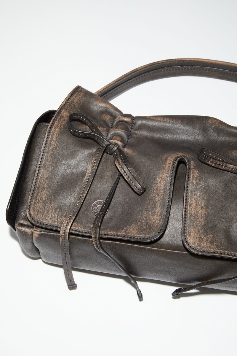 anndemeuleprada's tweet photo. acne studios multipocket bag https://t.co/YkBGvD1m7s