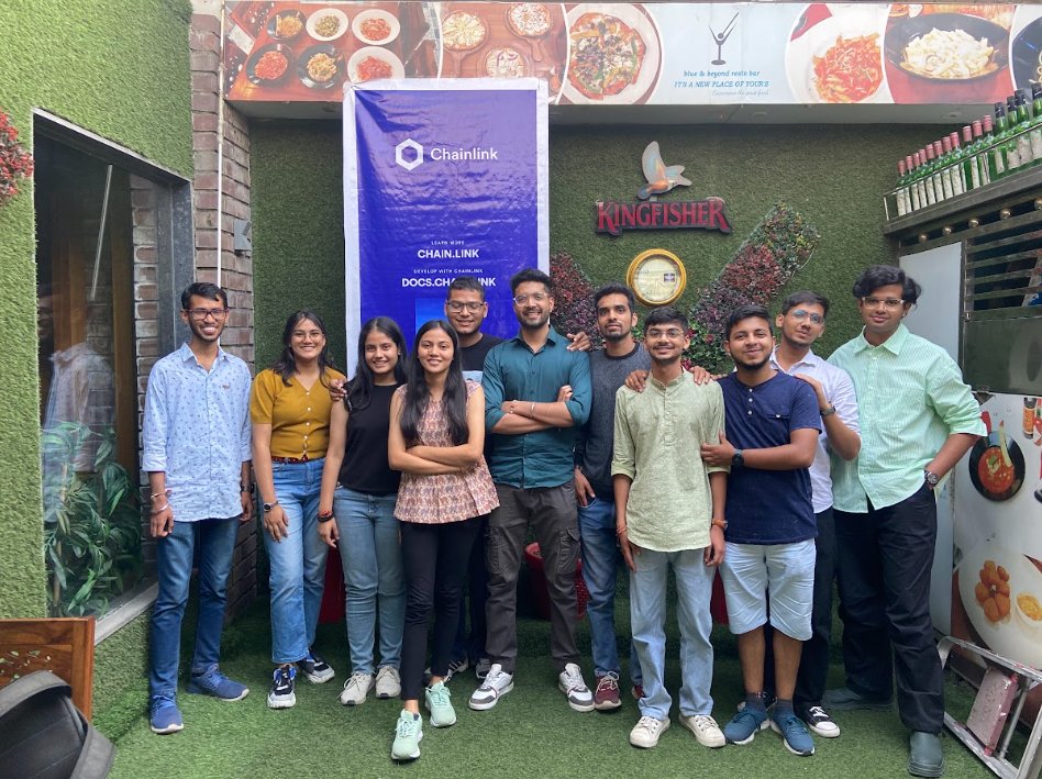 RaturiDevyush's tweet photo. π Had an incredible time at the Chainlink Smartcon23 Watch Party in Dehradun today!
β¨ Keynotes were enlightening, and the networking was fantastic. Snagged some cool swags and enjoyed the refreshments.
#Smartcon23 #Blockchain #DehradunCrypto #networking #Chainlink https://t.co/FlkZrK5bo2