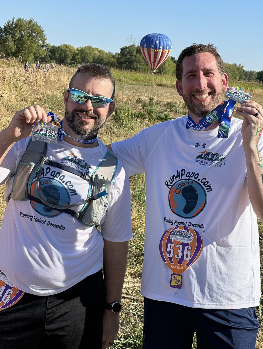 run4papa's tweet image. us along the way.🏃🏻‍♂️

🚨Looking forward to dropping my photo album, blog &amp;amp; video in the coming weeks…so stay tuned👨🏼‍💻

🙏🏻A special thanks to those of you who made generous contributions today throughout the race💜
#RunningAgainstDementia #50states50halfmarathons @NUMesulamCenter