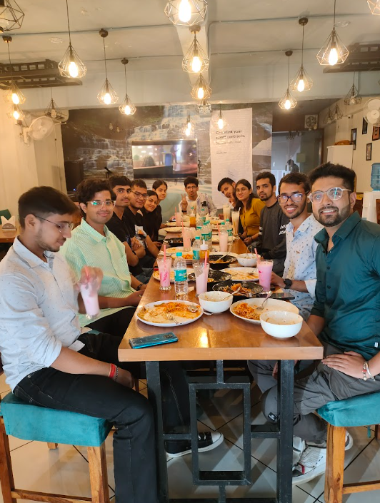 RaturiDevyush's tweet photo. π Had an incredible time at the Chainlink Smartcon23 Watch Party in Dehradun today!
β¨ Keynotes were enlightening, and the networking was fantastic. Snagged some cool swags and enjoyed the refreshments.
#Smartcon23 #Blockchain #DehradunCrypto #networking #Chainlink https://t.co/FlkZrK5bo2