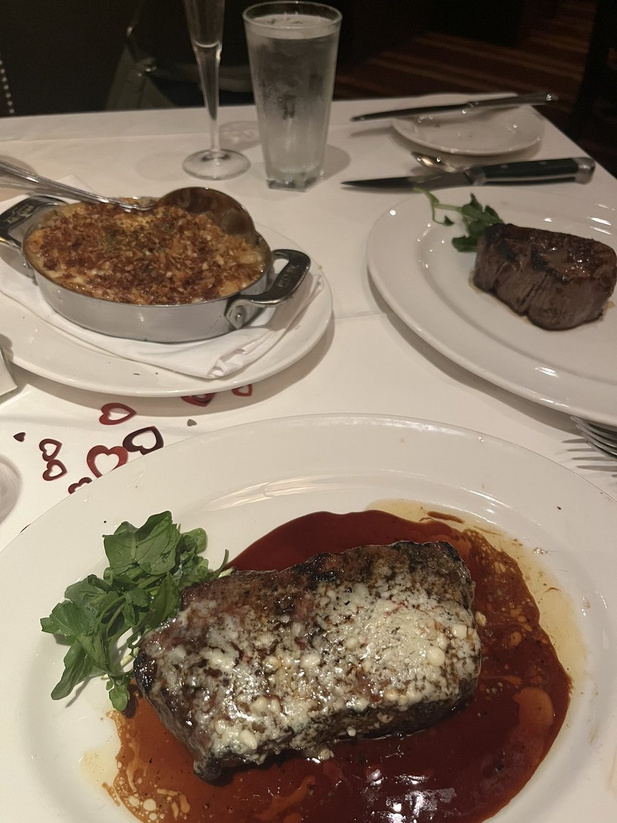 daa1029's tweet photo. Pre-anniversary dinner last night at The Capital Grille. https://t.co/m7A5NZd9oA