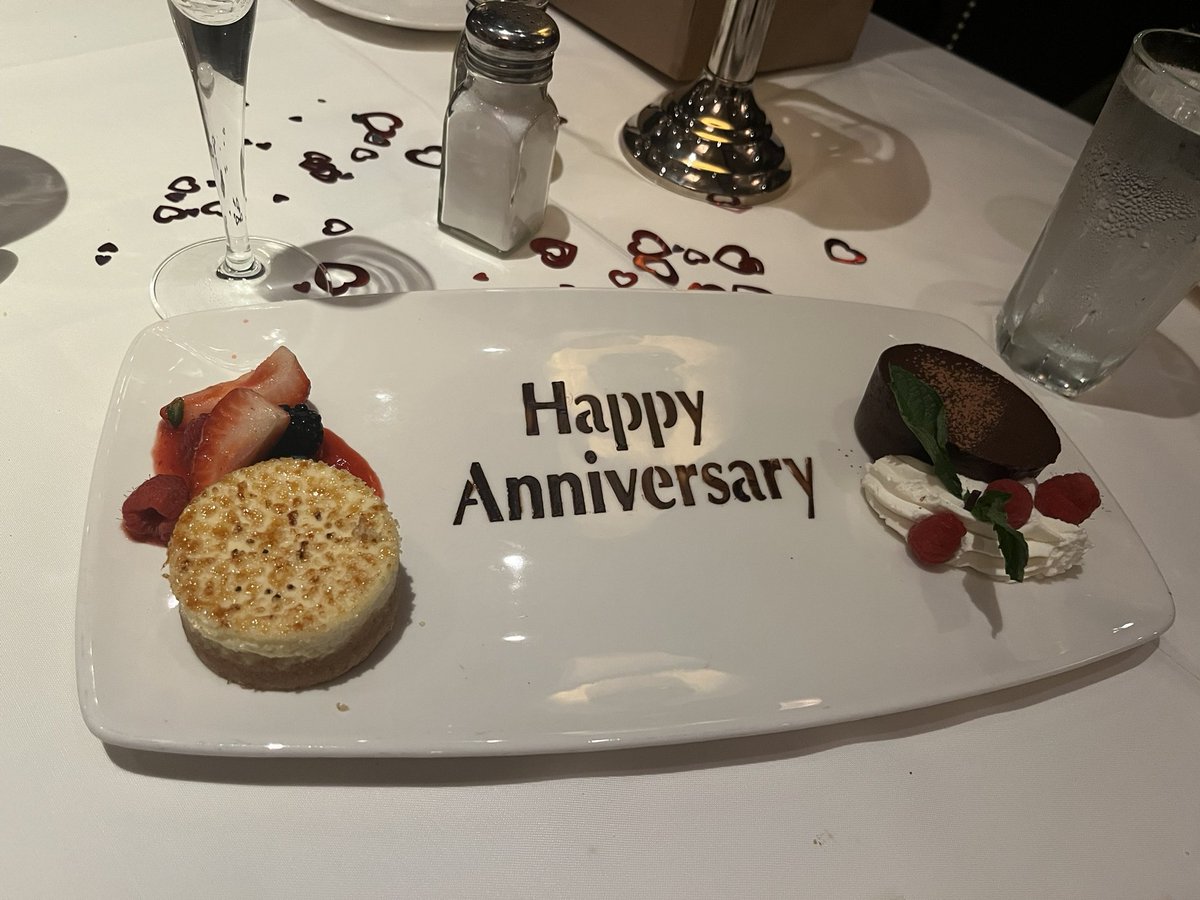 daa1029's tweet photo. Pre-anniversary dinner last night at The Capital Grille. https://t.co/m7A5NZd9oA