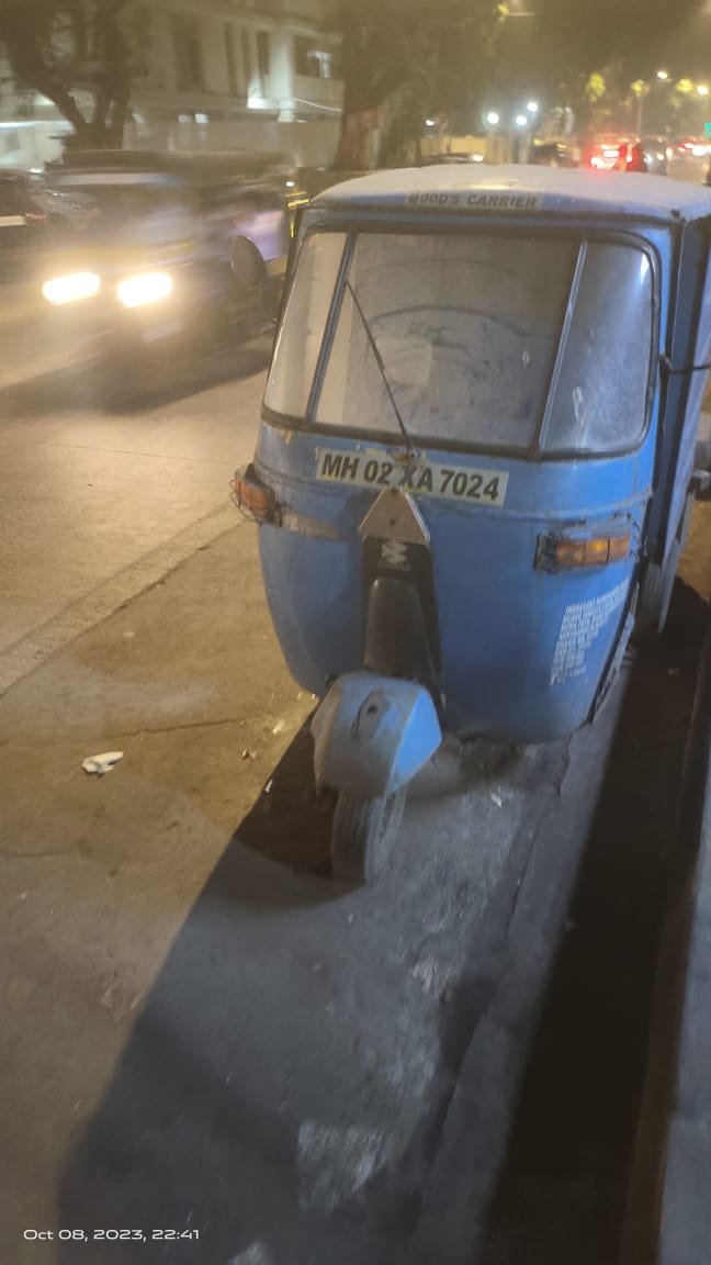 mk9651341's tweet photo. #Illegalhawkersshop 
This is a vegetable shop which is run illegally and they have a car which is expired and is scrap in which they keep the daily goods and park it there for years  car number is MH04EB.6980
PLEASE  IMMEDIATELY ACTION REQUIREMENT 🙏 and second coconut shop https://t.co/Zzu2pO0WVs
