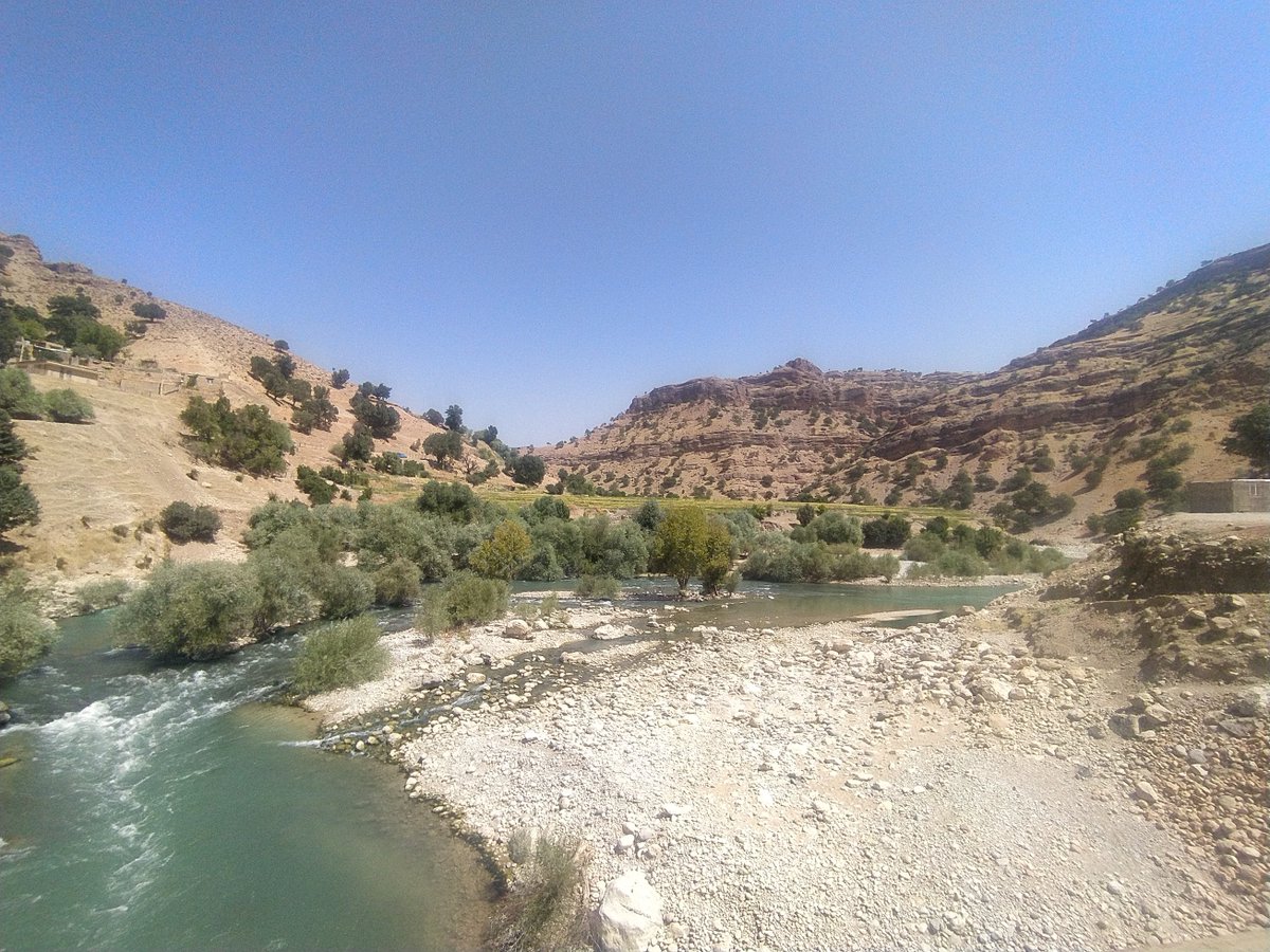 AliRezaEs1365's tweet photo. 🌿 Just wrapped up an awesome field campaign! We collected samples from 54 sites in the #Karun River and had a blast. Now, the real fun begins in the lab! Stay tuned for some exciting discoveries. 🔬 #FieldWork ##ScienceAdventure @andibruder https://t.co/vGK3s2oY24